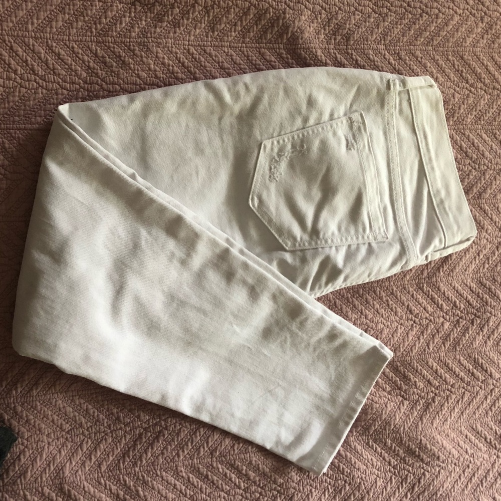 White old navy boyfriend jeans size 6